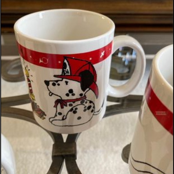 Marshall Field Beautiful, NEW IN BOX, FIRE DEPARTMENT cups with SANTA BEAR. 🌻🌻 - Picture 6 of 6